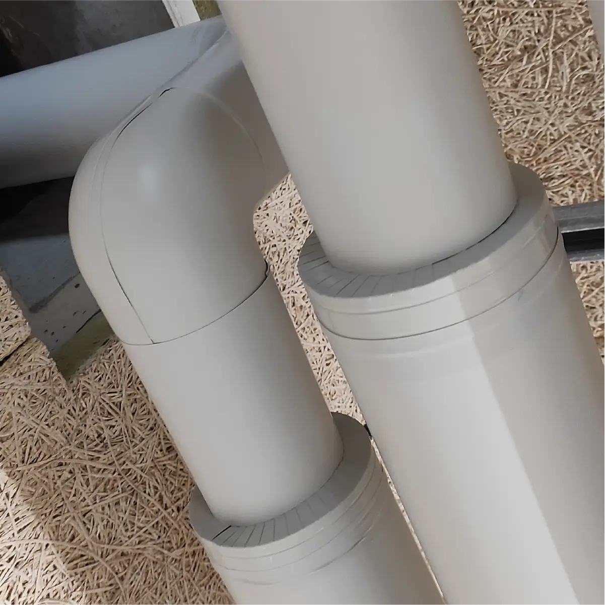 Pipe insulation with mineral wool support