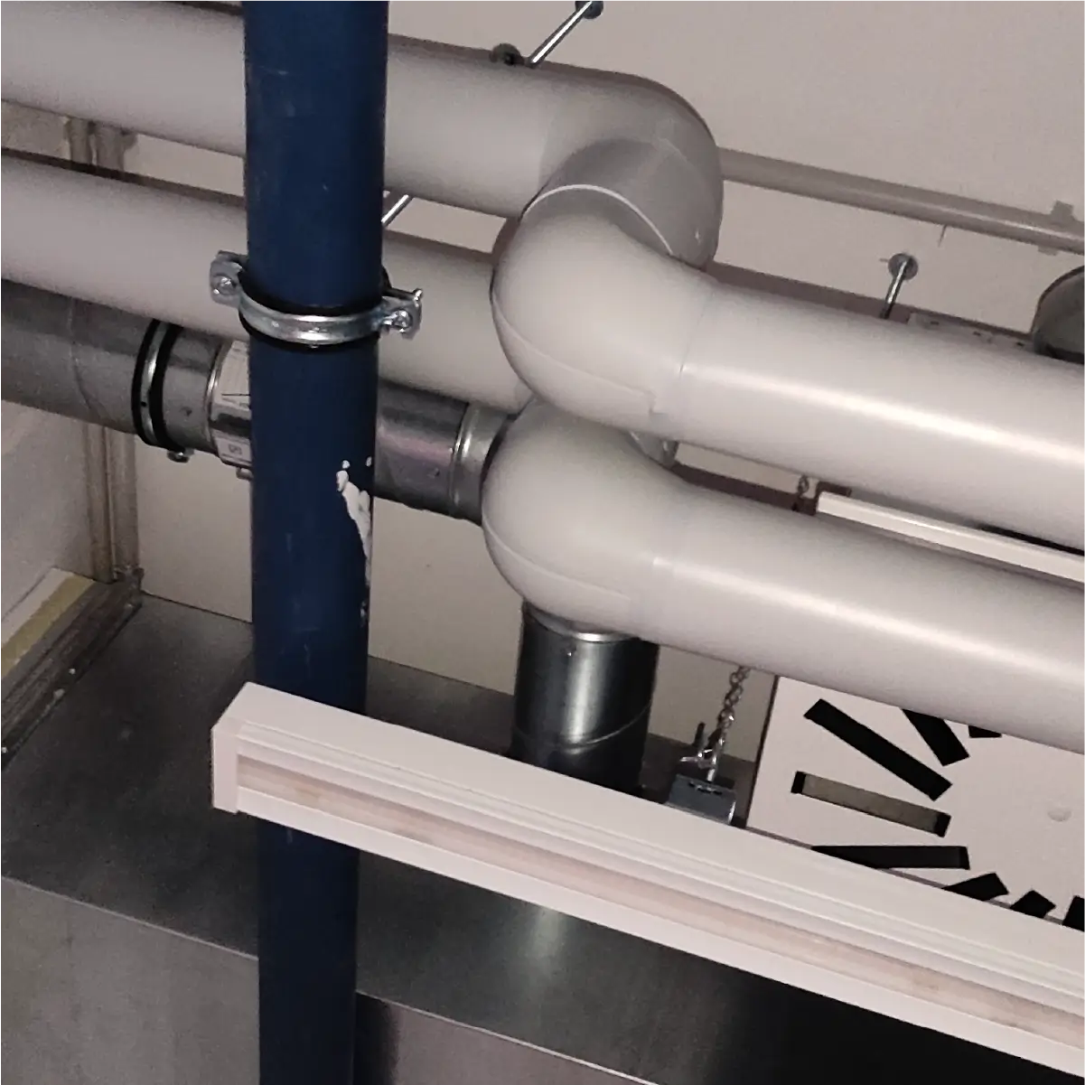 Insulated risers in a technical shaft